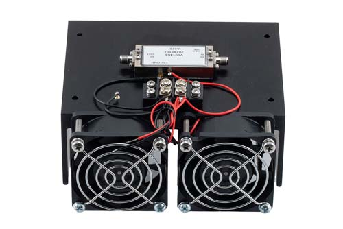 Medium Power Amplifier with Heatsink at 1 Watt P1dB Operating from 500 MHz to 4 GHz with SMA Fairview Microwave FMAM4053F